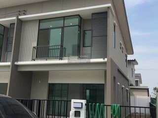 出售 3 卧室 联排别墅 在 Bang Phli, Samut Prakan