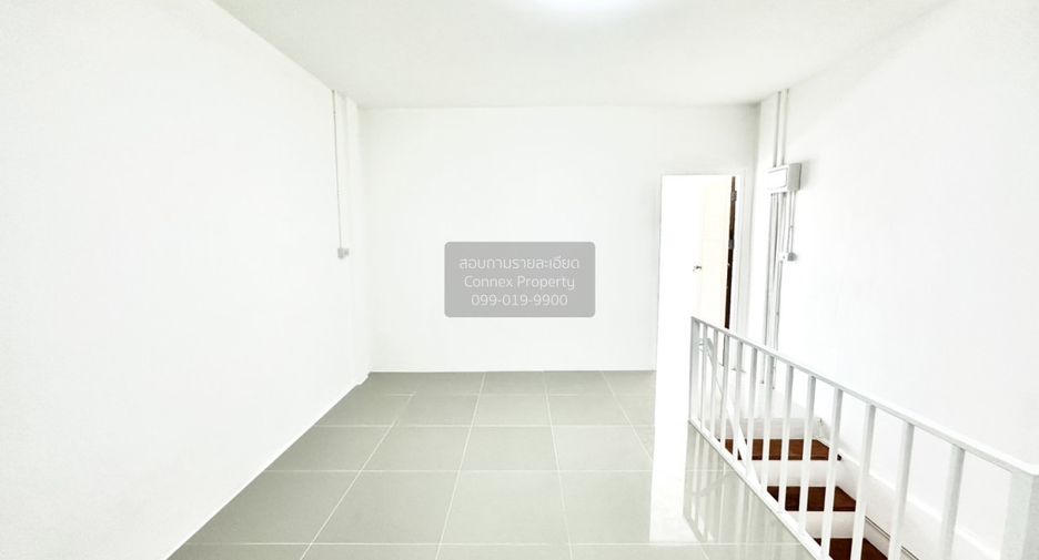 For sale 2 bedrooms townhouse in Bang Khae, Bangkok