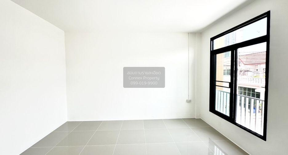 For sale 2 bedrooms townhouse in Bang Khae, Bangkok
