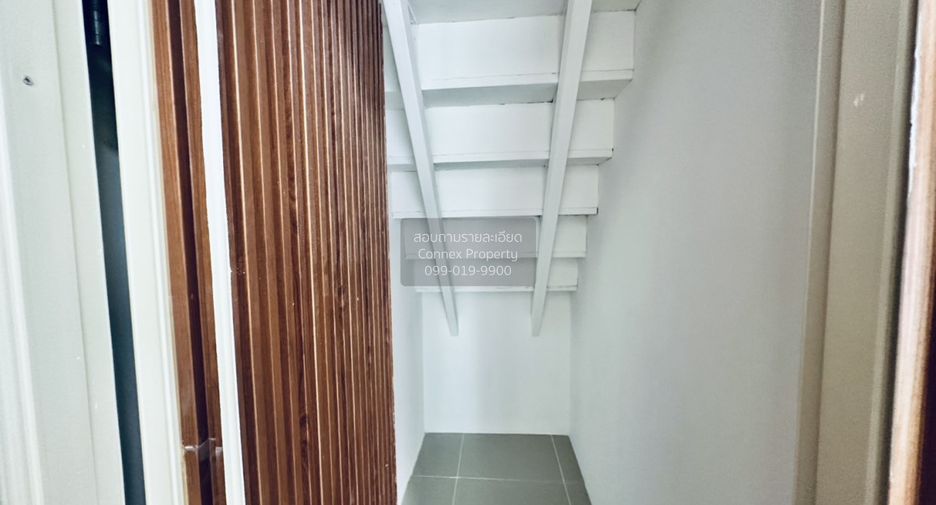 For sale 2 bedrooms townhouse in Bang Khae, Bangkok