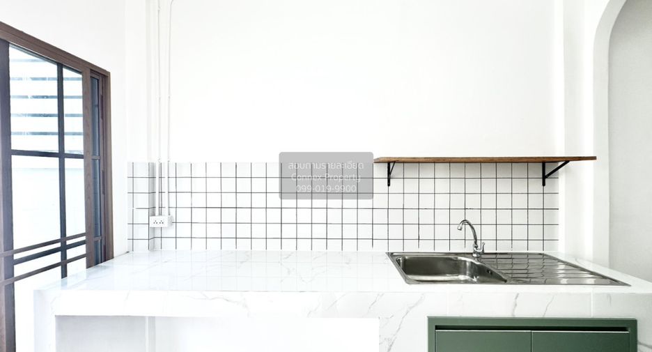 For sale 2 bedrooms townhouse in Bang Khae, Bangkok