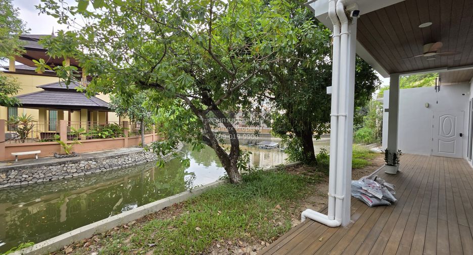 For sale 6 bedrooms house in Thawi Watthana, Bangkok
