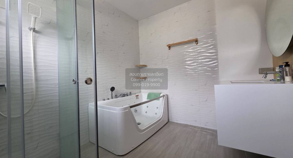 For sale 6 bedrooms house in Thawi Watthana, Bangkok