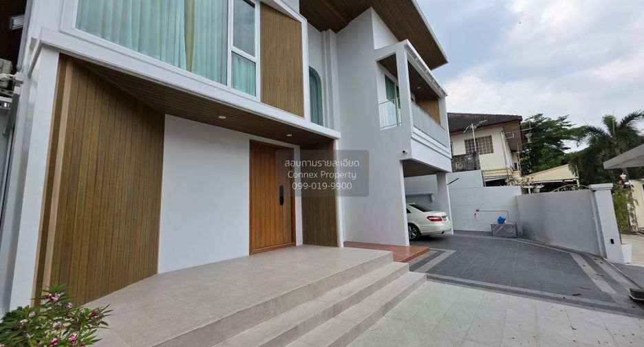 For sale 6 bedrooms house in Thawi Watthana, Bangkok