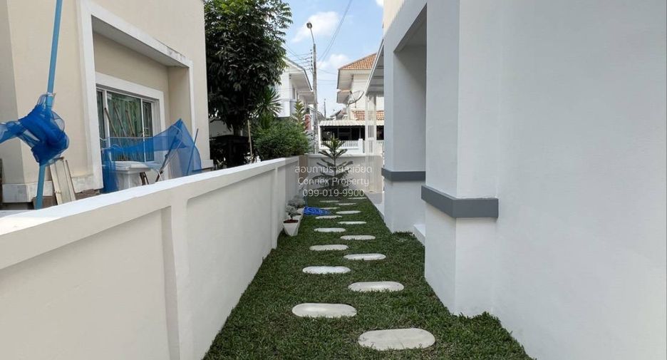 For sale 3 bedrooms house in Khlong Sam Wa, Bangkok