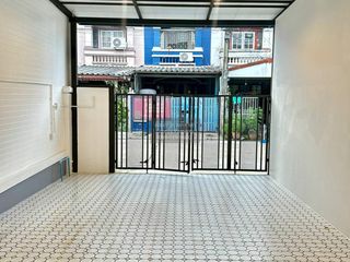 Продажа 2 спальни таунхаус в Mueang Nonthaburi, Нонтабури