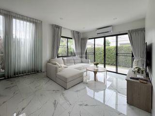 出售 4 卧室 独立屋 在 Mueang Samut Sakhon, Samut Sakhon