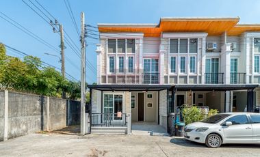 出售 3 卧室 联排别墅 在 Bang Phli, Samut Prakan
