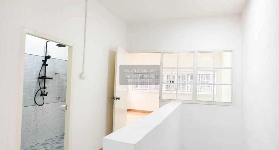 For sale 2 bedrooms townhouse in Bang Kapi, Bangkok