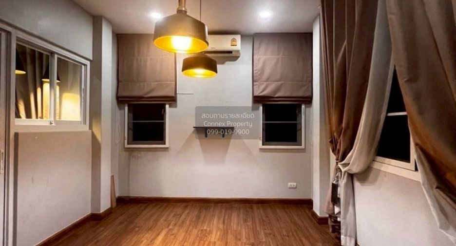Haus zum Kauf mit 3 Zimmer in Khlong Sam Wa, Bangkok