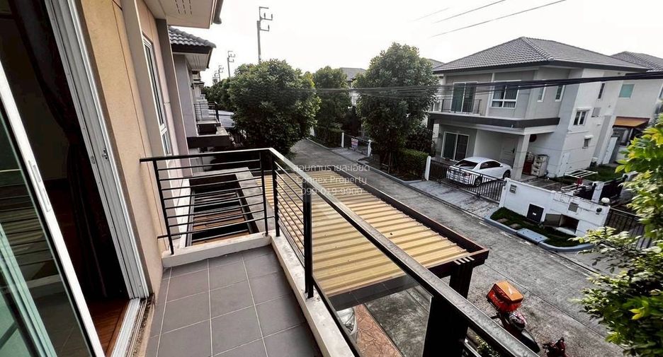 Haus zum Kauf mit 3 Zimmer in Khlong Sam Wa, Bangkok