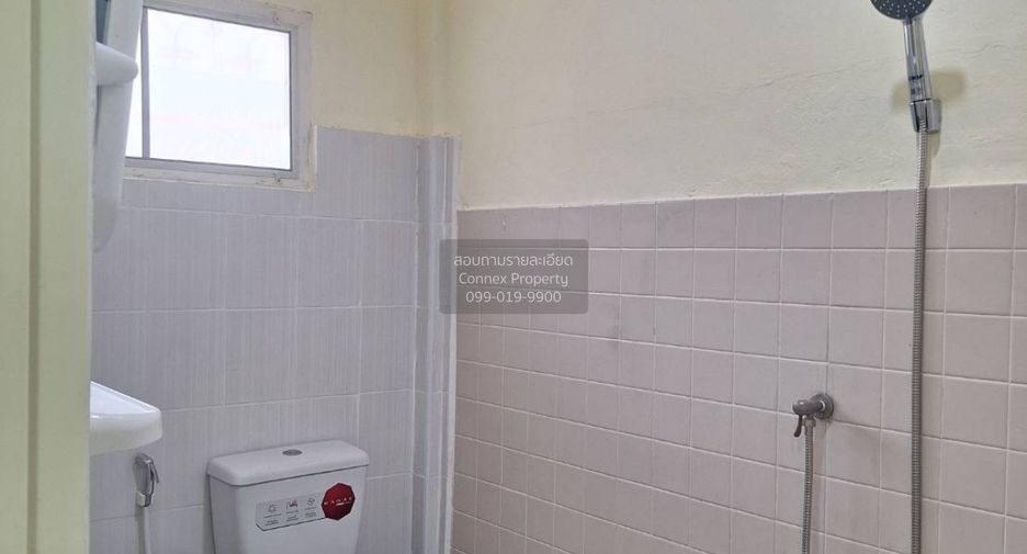 For sale 2 bedrooms townhouse in Bang Kapi, Bangkok
