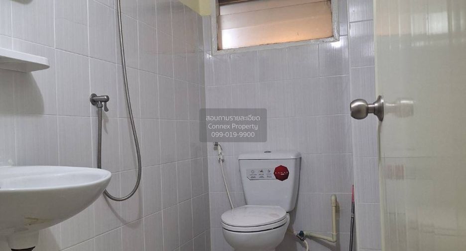 For sale 2 bedrooms townhouse in Bang Kapi, Bangkok