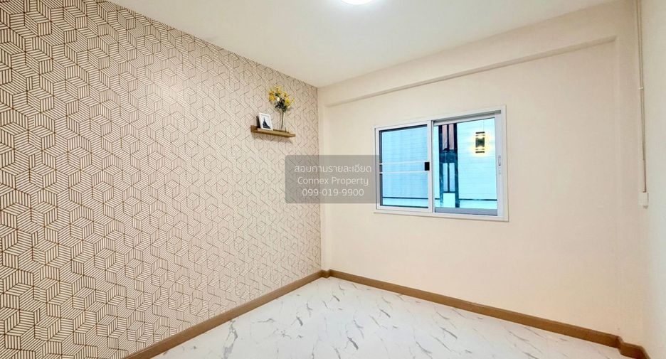 Casa adosada en venta de 3 habitaciones en Mueang Samut Prakan, Samut Prakan