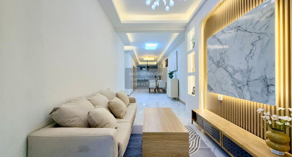 Casa adosada en venta de 3 habitaciones en Mueang Samut Prakan, Samut Prakan