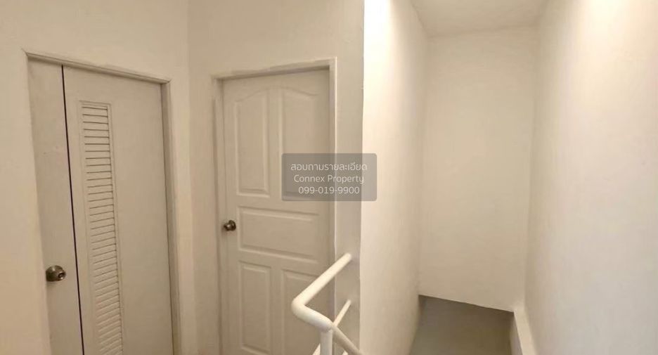 For sale 2 bedrooms townhouse in Mueang Samut Prakan, Samut Prakan