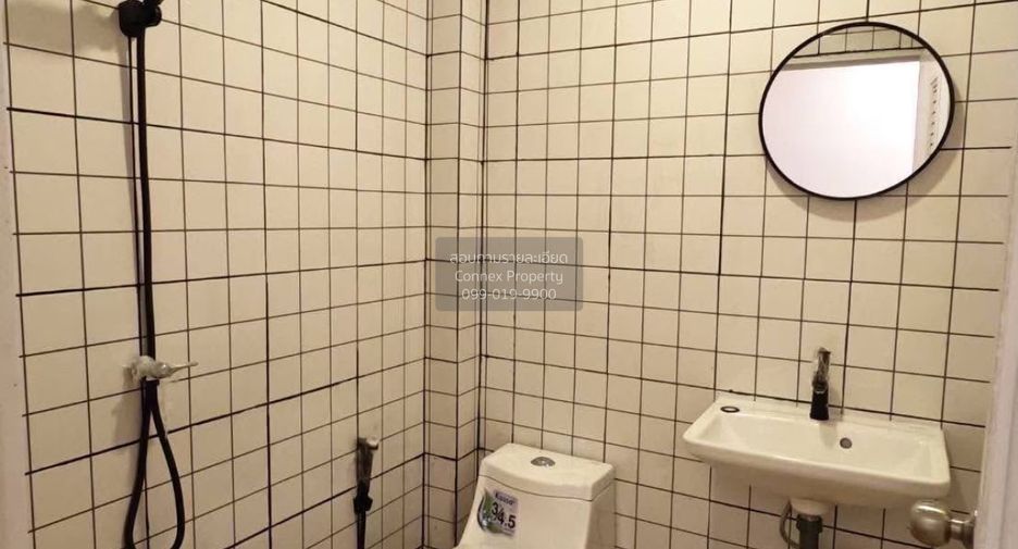 For sale 2 bedrooms townhouse in Mueang Samut Prakan, Samut Prakan