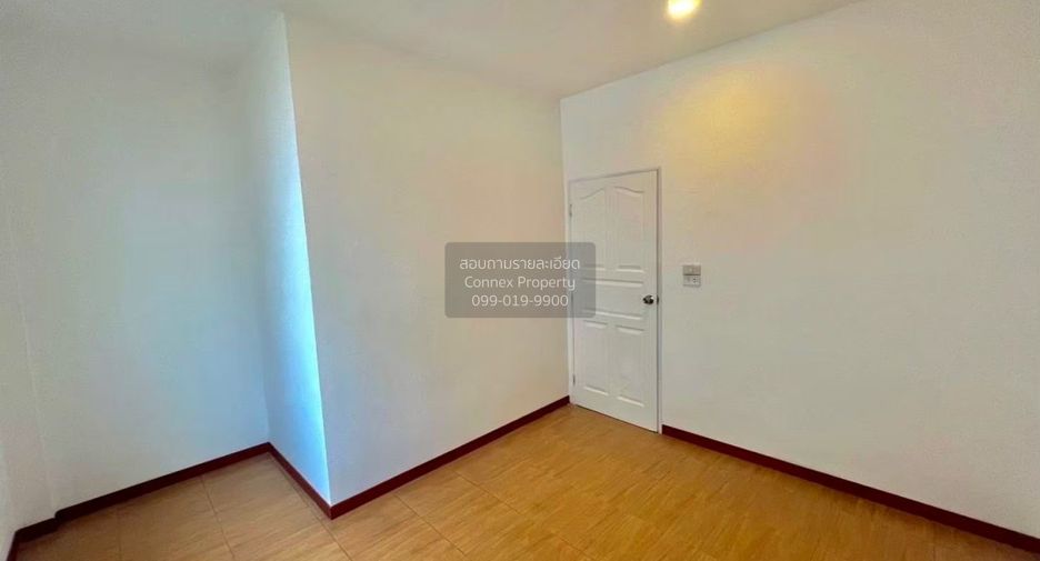 For sale 2 bedrooms townhouse in Mueang Samut Prakan, Samut Prakan