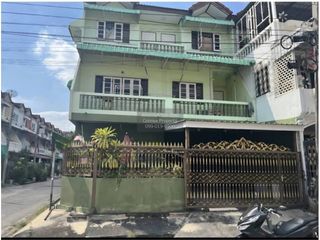 Reihenhaus zum Kauf mit 6 Zimmer in Thung Khru, Bangkok