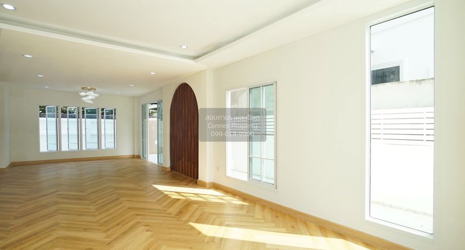 For sale 4 bedrooms house in Bang Khun Thian, Bangkok