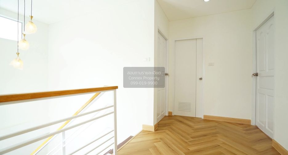 For sale 4 bedrooms house in Bang Khun Thian, Bangkok
