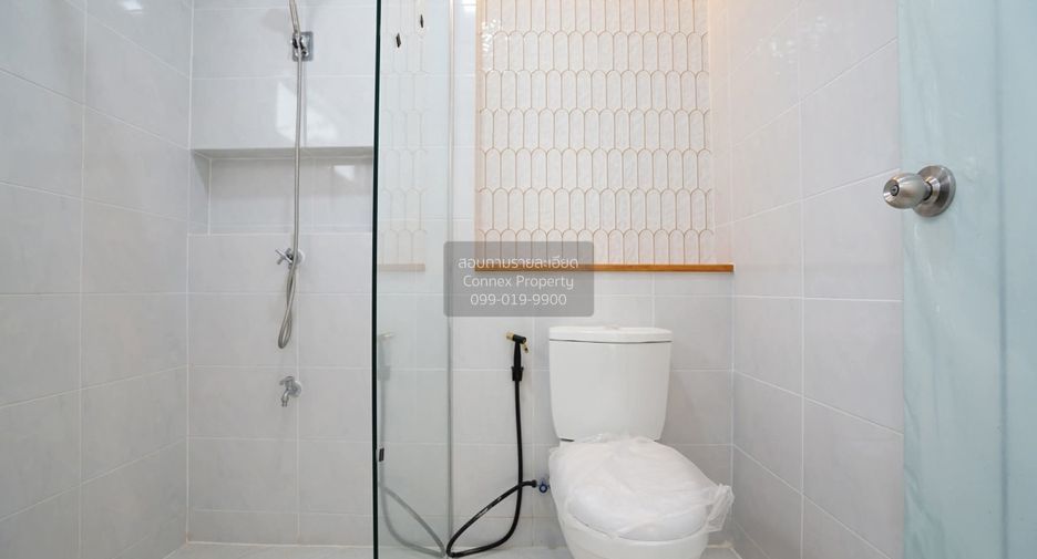 For sale 4 bedrooms house in Bang Khun Thian, Bangkok