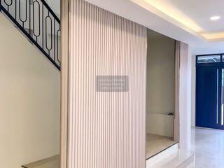 出售 4 卧室 联排别墅 在 Wang Thong Lang, 曼谷
