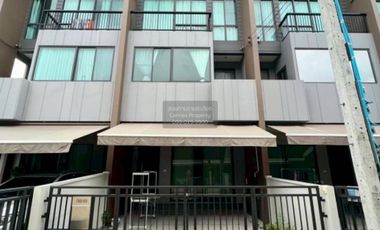 Reihenhaus zum Kauf mit 3 Zimmer in Prawet, Bangkok