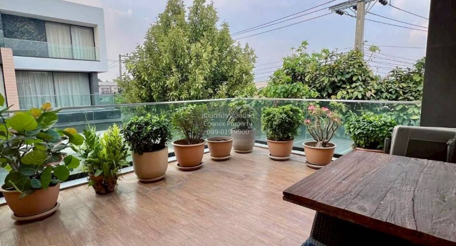 Casa en venta de 5 habitaciones en Bang Kapi, Bangkok