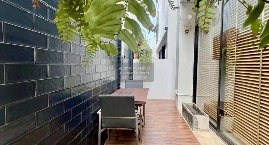 Casa en venta de 5 habitaciones en Bang Kapi, Bangkok