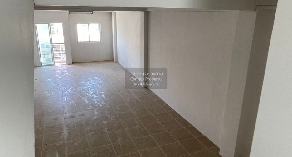For sale 3 bedrooms retail Space in Phra Samut Chedi, Samut Prakan