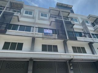 For sale 3 bedrooms retail Space in Phra Samut Chedi, Samut Prakan