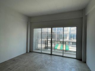 For sale 3 bedrooms retail Space in Phra Samut Chedi, Samut Prakan