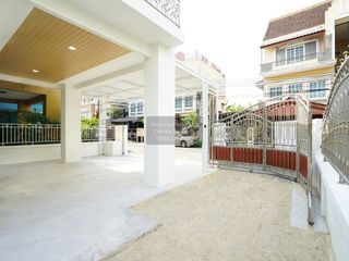For sale 3 bedrooms house in Mueang Nonthaburi, Nonthaburi