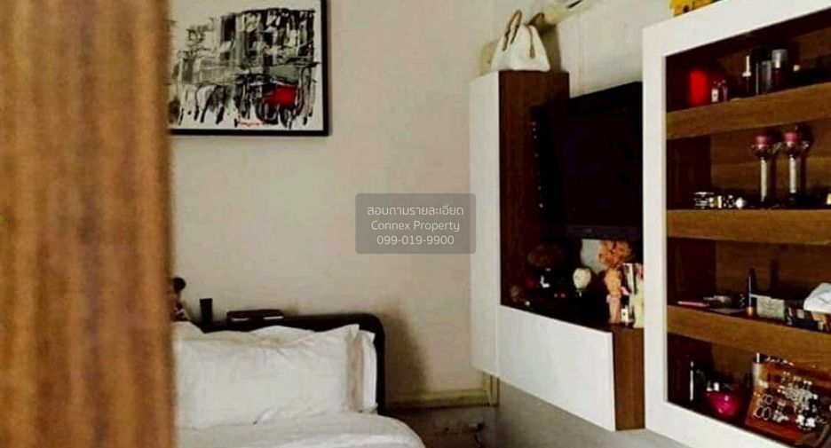 For sale 4 bedrooms townhouse in Wang Thonglang, Bangkok