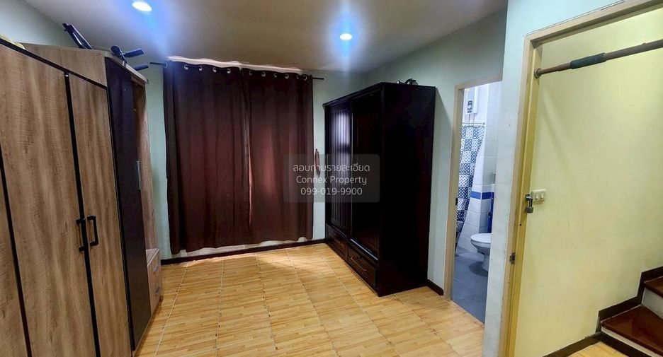 For sale 3 bedrooms townhouse in Wang Thonglang, Bangkok