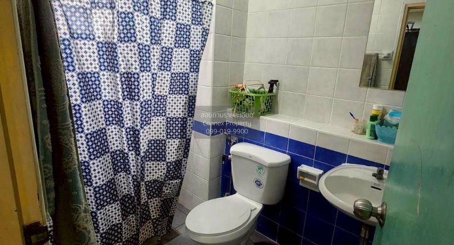 For sale 3 bedrooms townhouse in Wang Thonglang, Bangkok