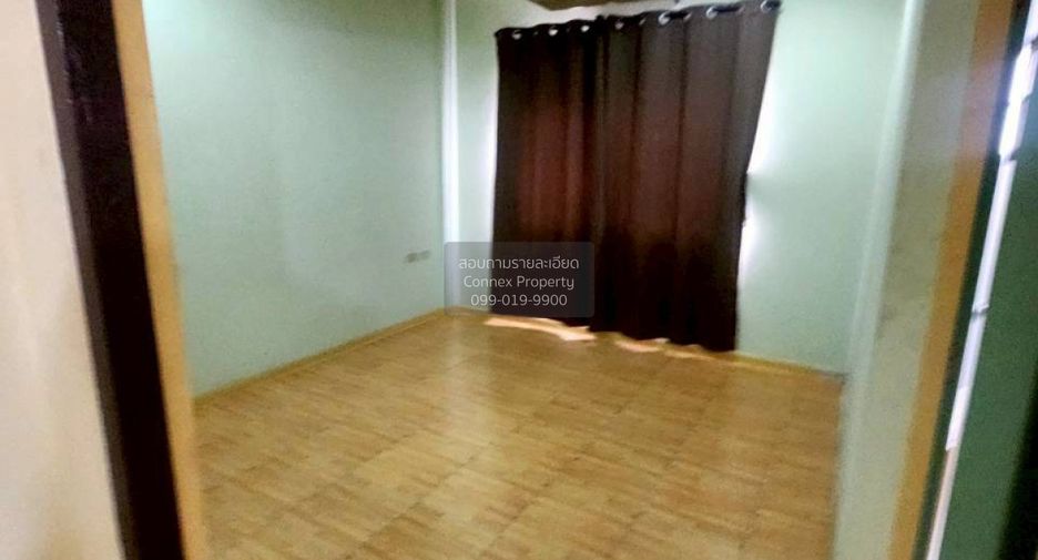For sale 3 bedrooms townhouse in Wang Thonglang, Bangkok