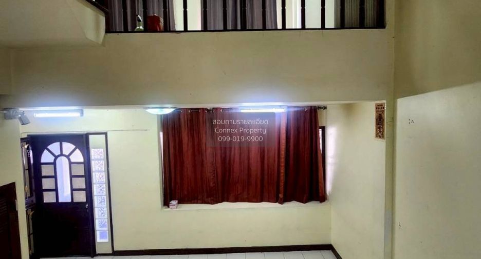For sale 3 bedrooms townhouse in Wang Thonglang, Bangkok