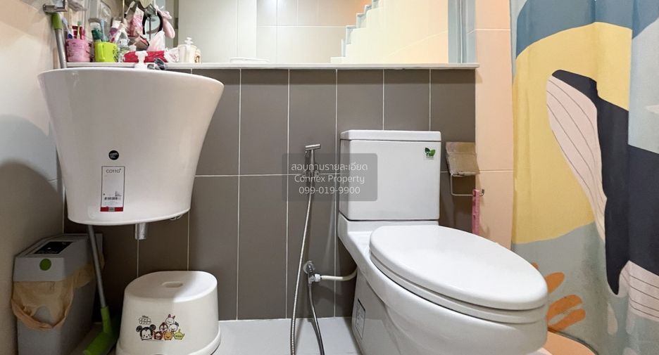 Casa adosada en venta de 3 habitaciones en Phra Pradaeng, Samut Prakan