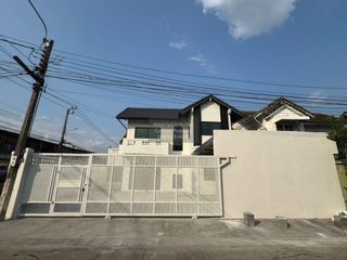 For sale 5 bedrooms house in Mueang Samut Prakan, Samut Prakan
