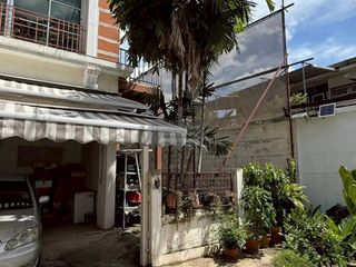 For sale 6 bedrooms townhouse in Chatuchak, Bangkok
