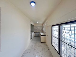 Casa adosada en venta de 3 habitaciones en Prawet, Bangkok