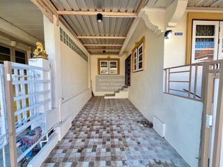 Casa adosada en venta de 3 habitaciones en Prawet, Bangkok
