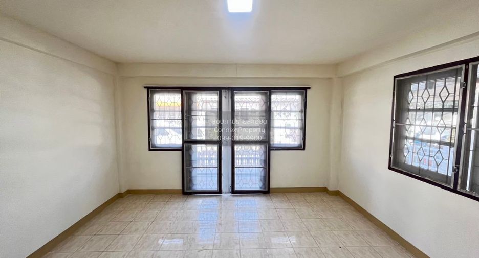 For sale 3 bedrooms townhouse in Prawet, Bangkok