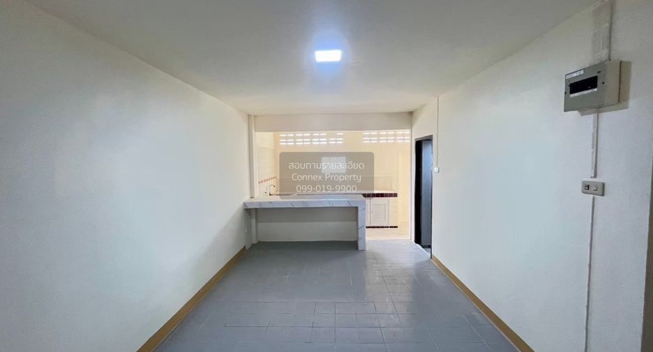 For sale 3 bedrooms townhouse in Prawet, Bangkok