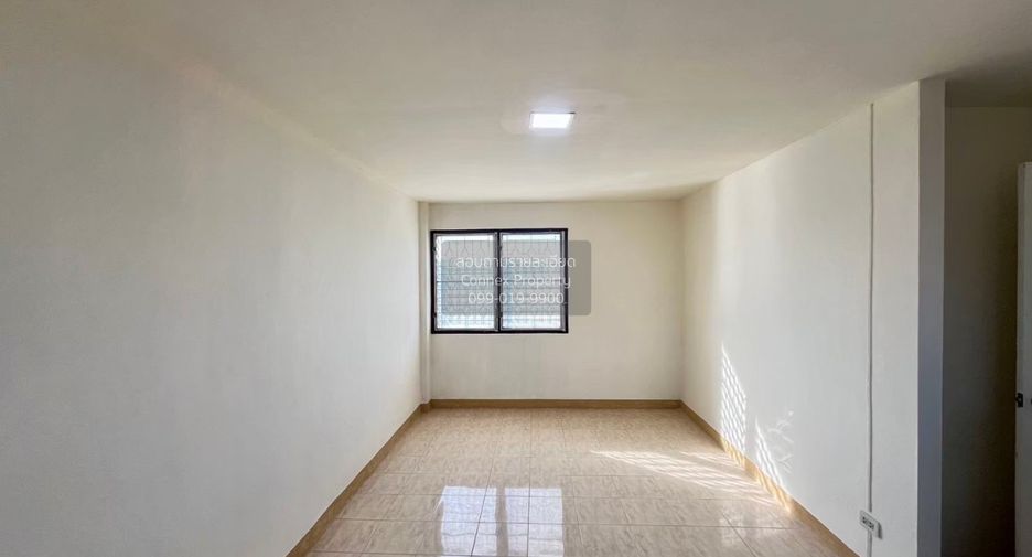 For sale 3 bedrooms townhouse in Prawet, Bangkok