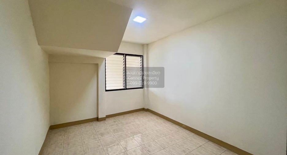 For sale 3 bedrooms townhouse in Prawet, Bangkok