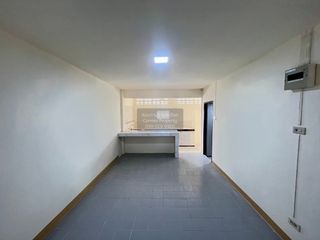 Casa adosada en venta de 3 habitaciones en Prawet, Bangkok