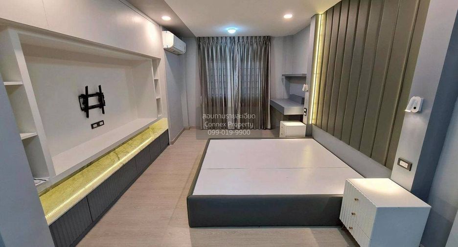 For sale 5 bedrooms house in Chatuchak, Bangkok